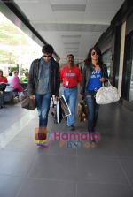 Ranbir Kapoor, Priyanka Chopra spotted at Mumbai airport back from New York on 6th March 2010 (14).JPG